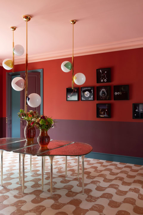 Specialist in interior, craftsmanship, and advertising photography, offering sublime images of products and artisanal skills
