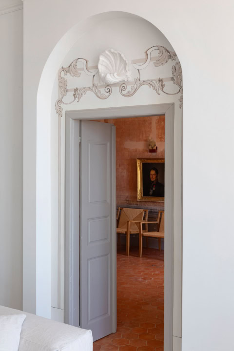 Lyon-based art and design photographer